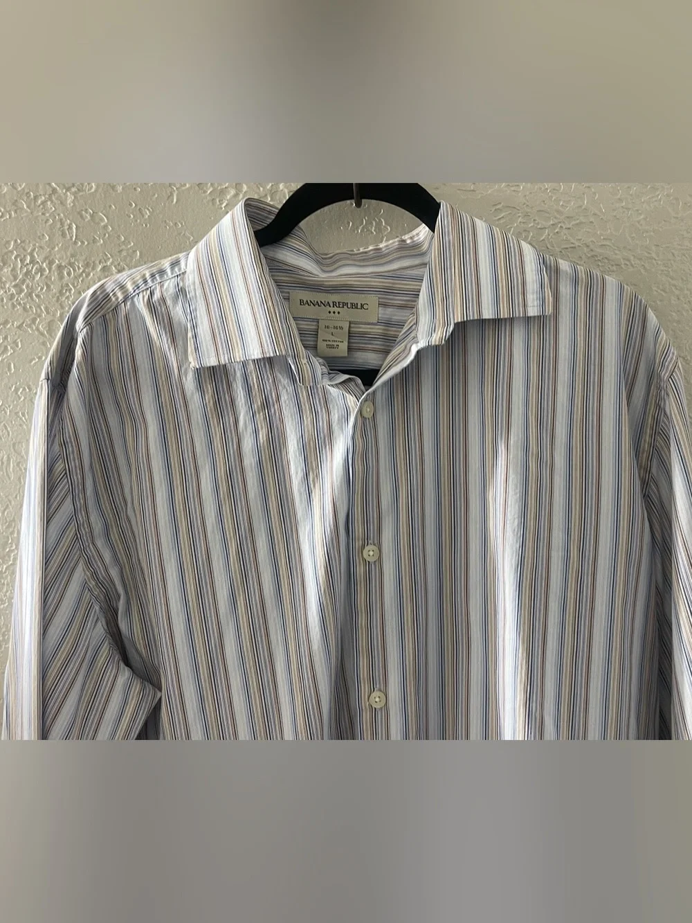 Banana Republic Men's Blue and White Multi-Stripe Cotton Dress Shirt Large